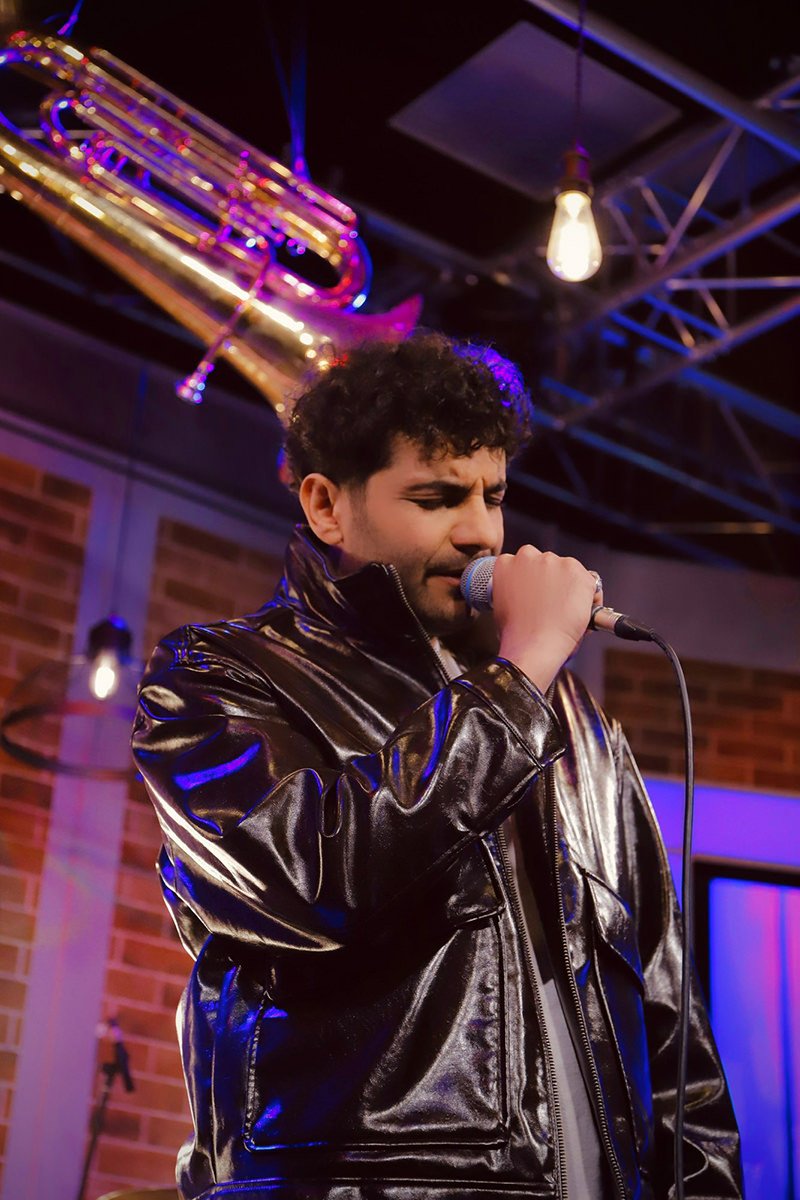 Mehran Rakhshandeh live performance - Persian singer in the UK.